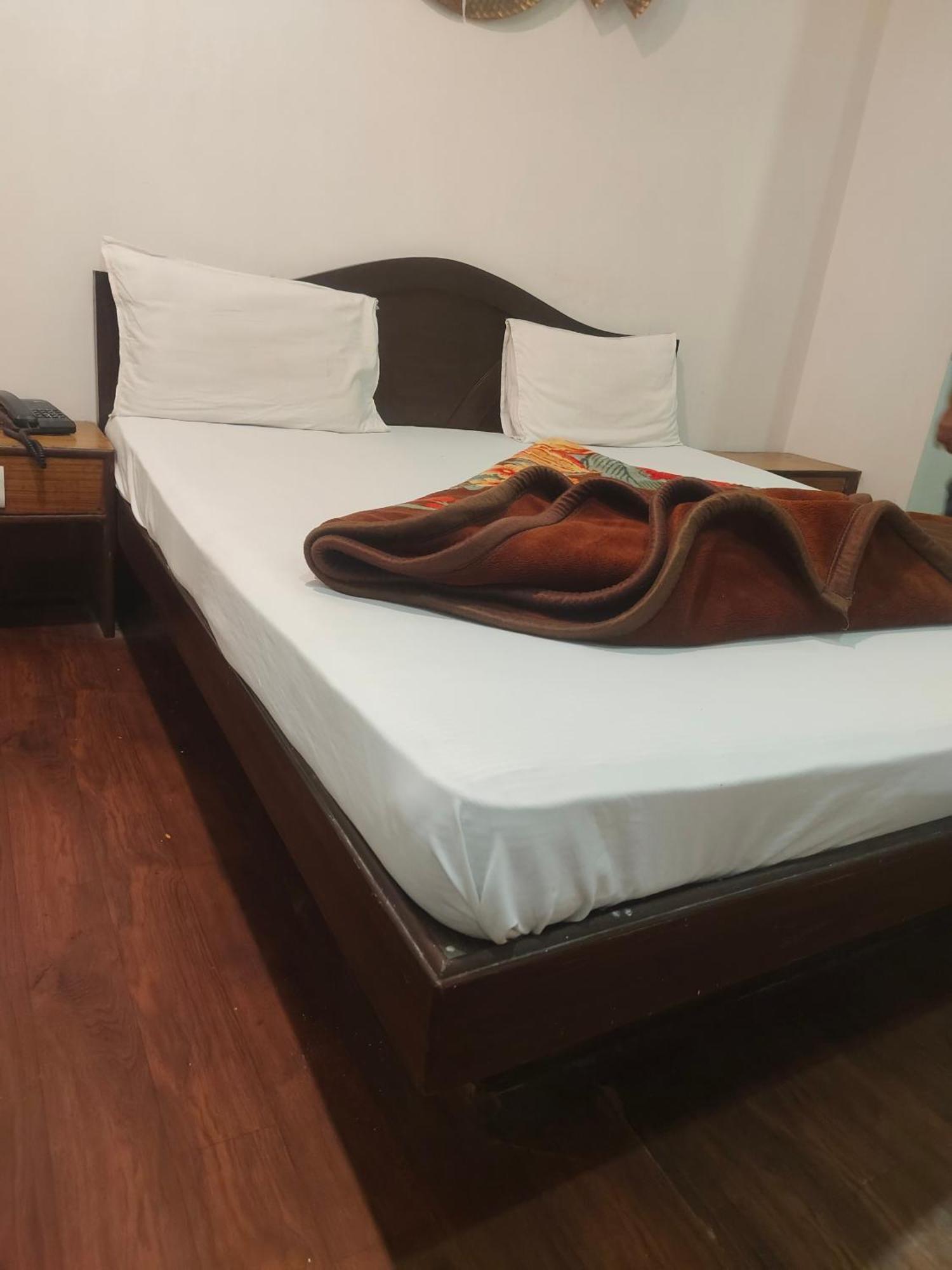 Hotel Perfect Spot- Main Bazar - Walking Metro Station Új-Delhi Kültér fotó